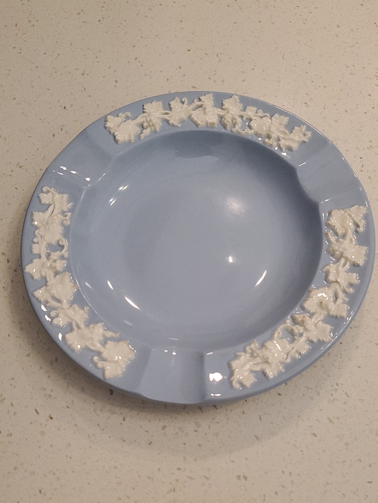Wedgwood Other - Wedgwood Embossed Cream on Lavender Shell Edge 3 Slot Small Ashtray